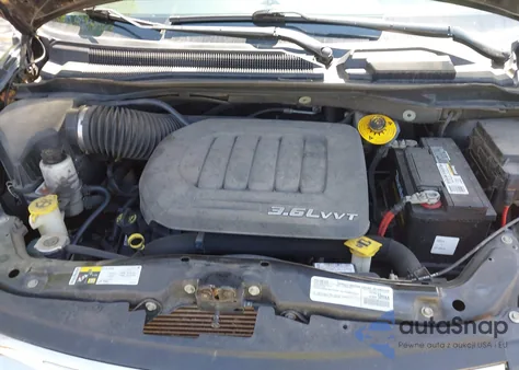 2016 Chrysler Town & Country Touring из США, поврежденный, VIN 2C4RC1BG9GR165298